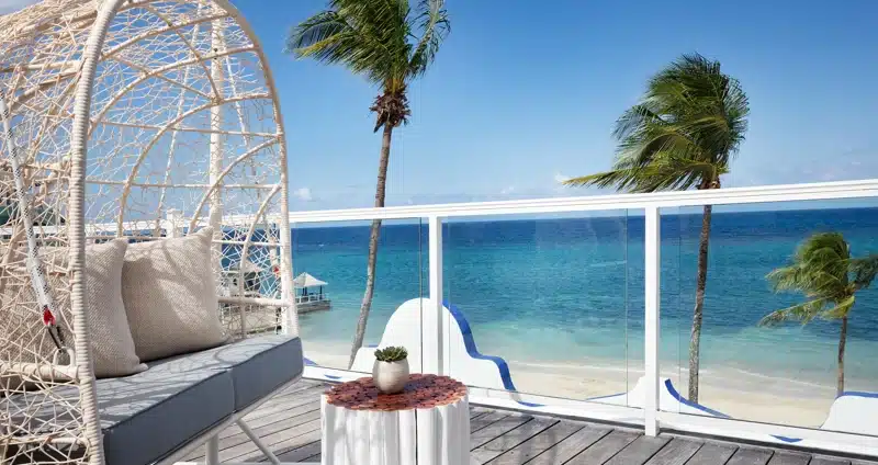 Terras met uitzicht op zee in Jamaica