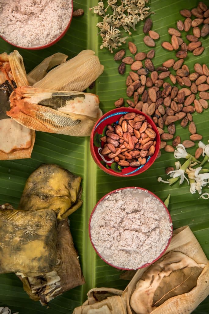 Traditionele ingrediënten op bananenblad, Mexico