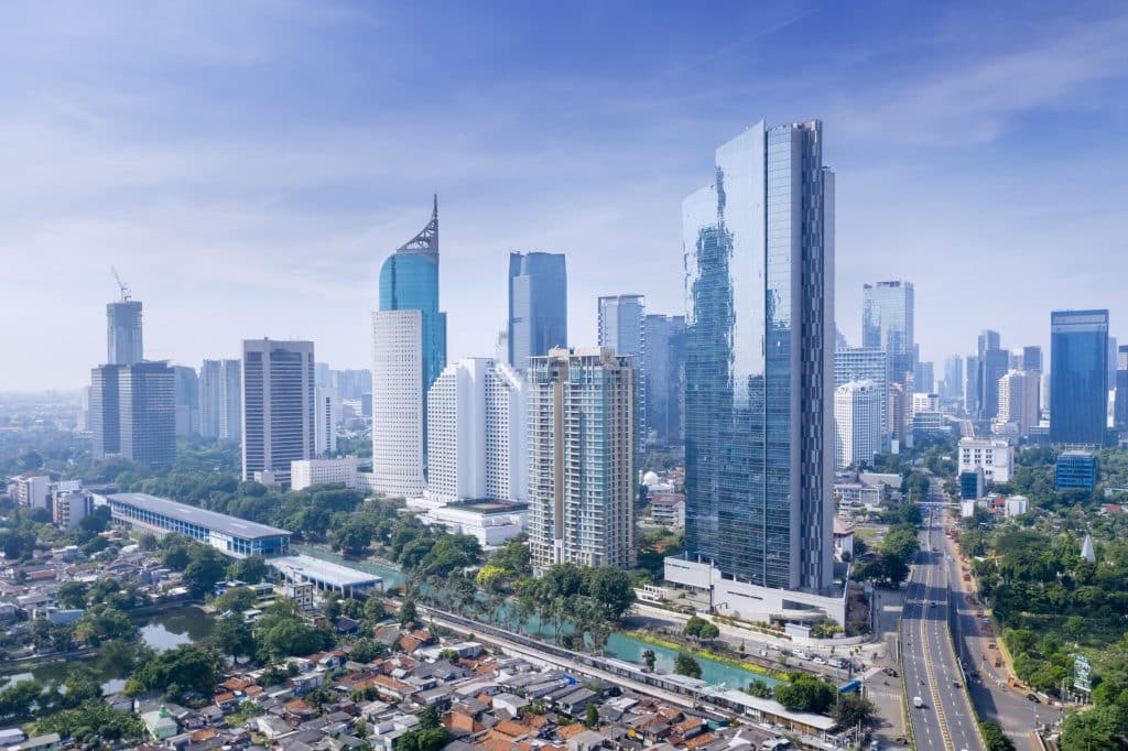 Wolkenkrabbers en stadszicht in Jakarta, Indonesië