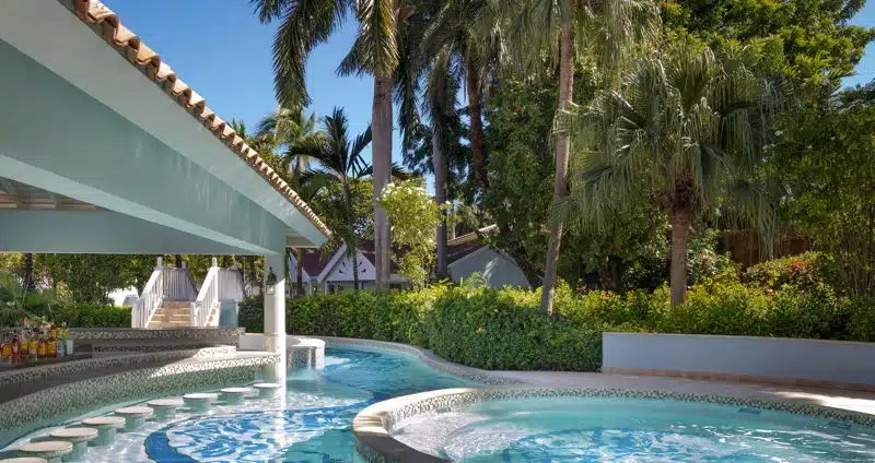 Strand en resort aan zee bij Sandals Grande Antigua