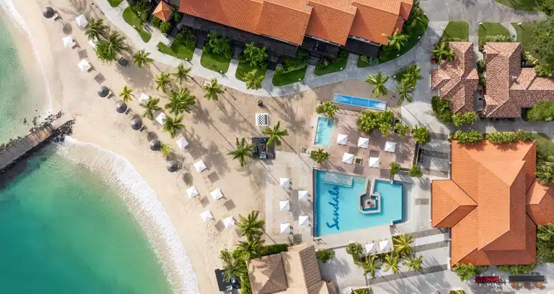 Strand en zwembad Sandals Grenada