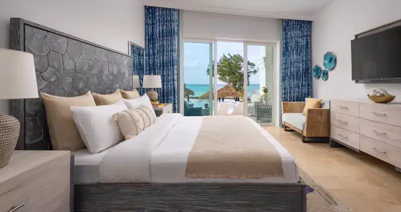 Hotelkamer met zeezicht bij Sandals Royal Bahamian
