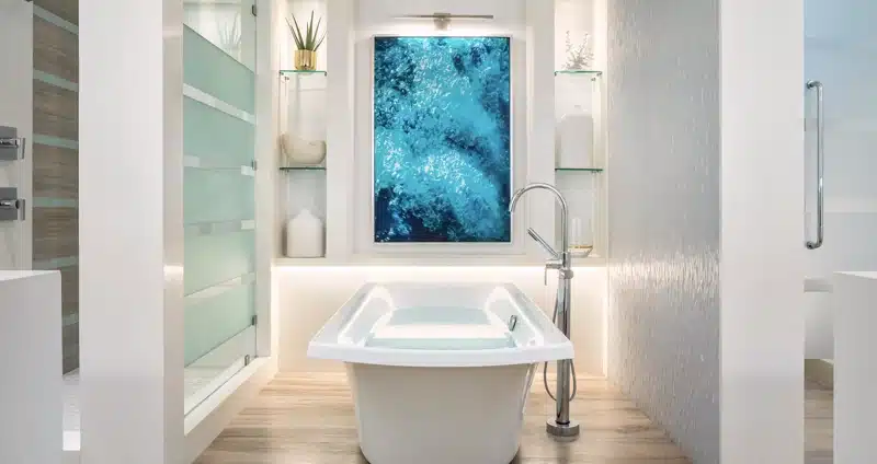 Slaapkamer met balkon bij Sandals Royal Barbados
