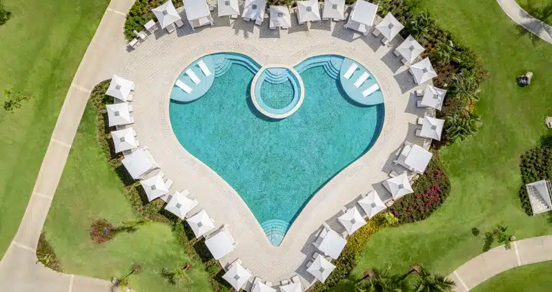 Hartvormig zwembad Sandals Saint Vincent