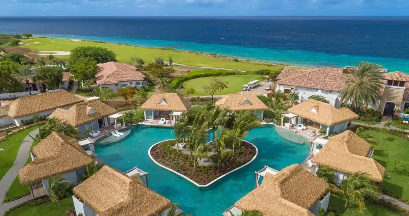 Villa's en zwembad bij Sandals Royal Curaçao, Curaçao