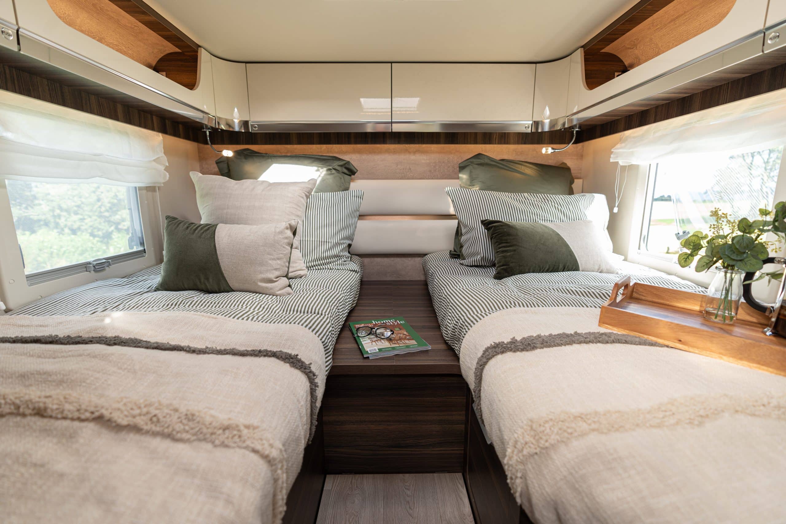 Twee eenpersoonsbedden in camper Nieuw-Zeeland